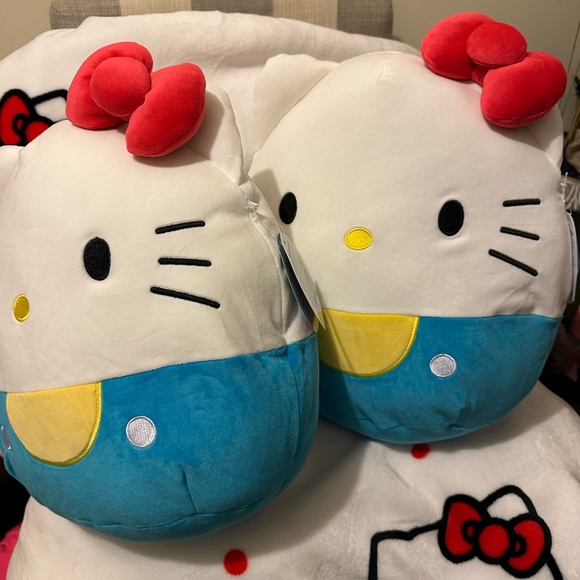 Hello Kitty 12” Blue Squishmallows - Picture 7 of 11